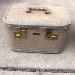 Train Case 