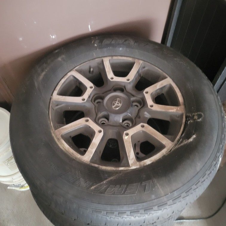 2016 Toyota Tundra Wheels