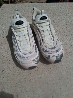 Nike floral 8.5