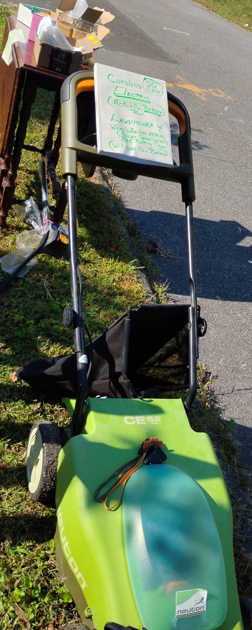Electric ( Battery Operated) Cordless To Lawnmower