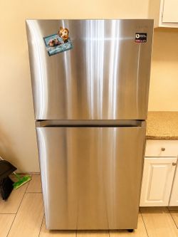 Samsung Stainless Steel Refrigerator – Excellent Condition – $350 OBO