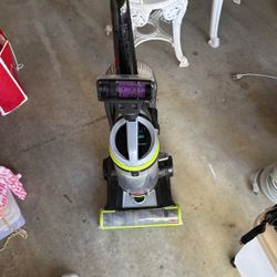 Bissell Swivel Pet Vaccum