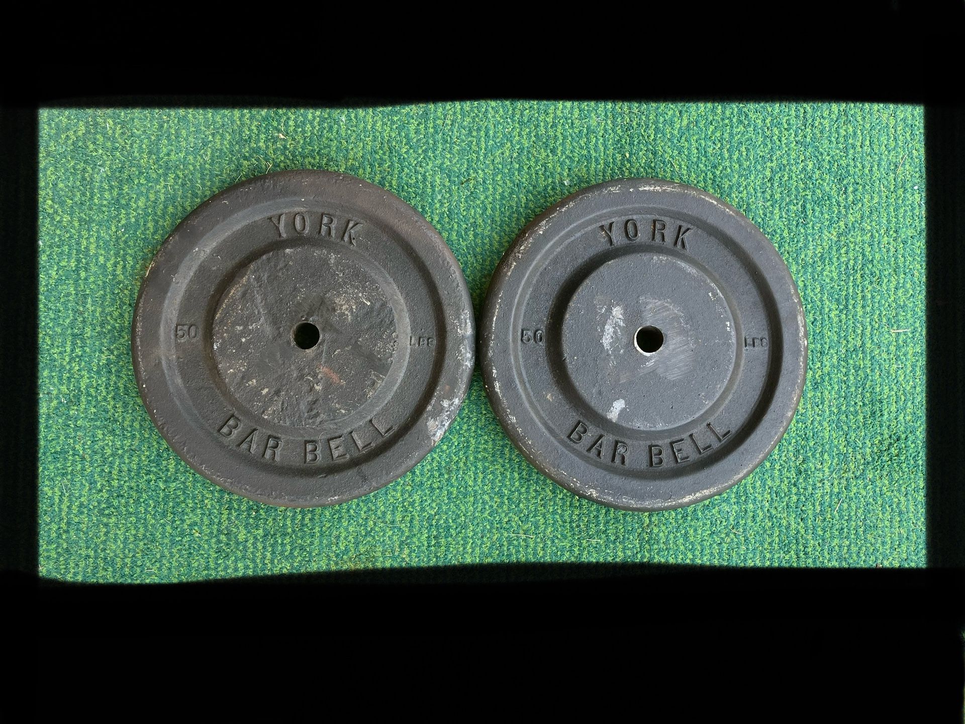 Vintage York 50 Ib Standard 1" weight plate set 100 Ibs total weights pair 50lb 50lbs Cast Iron Pound Pounds