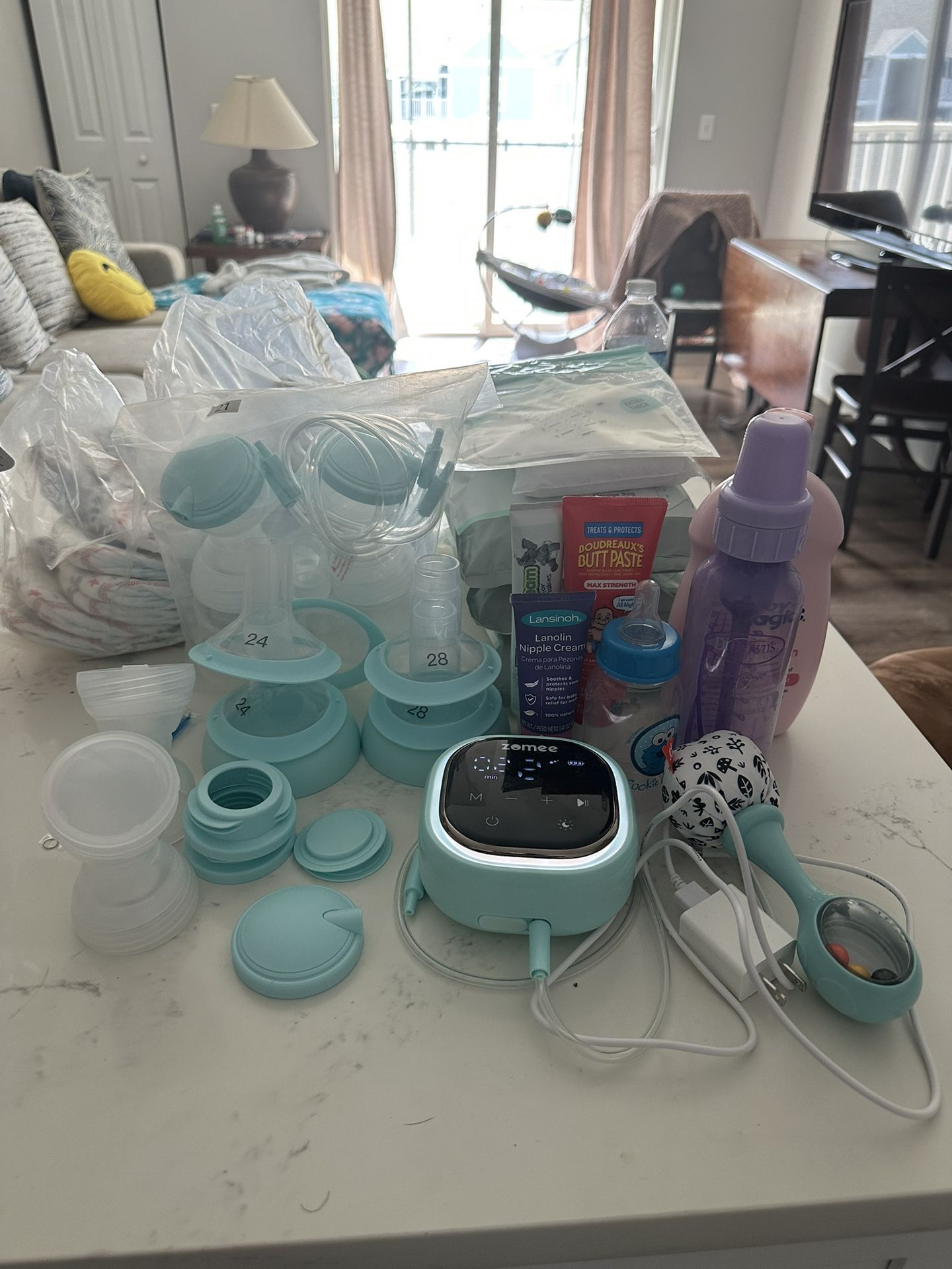 Breast Pump & Mom+ Newborn Essentials