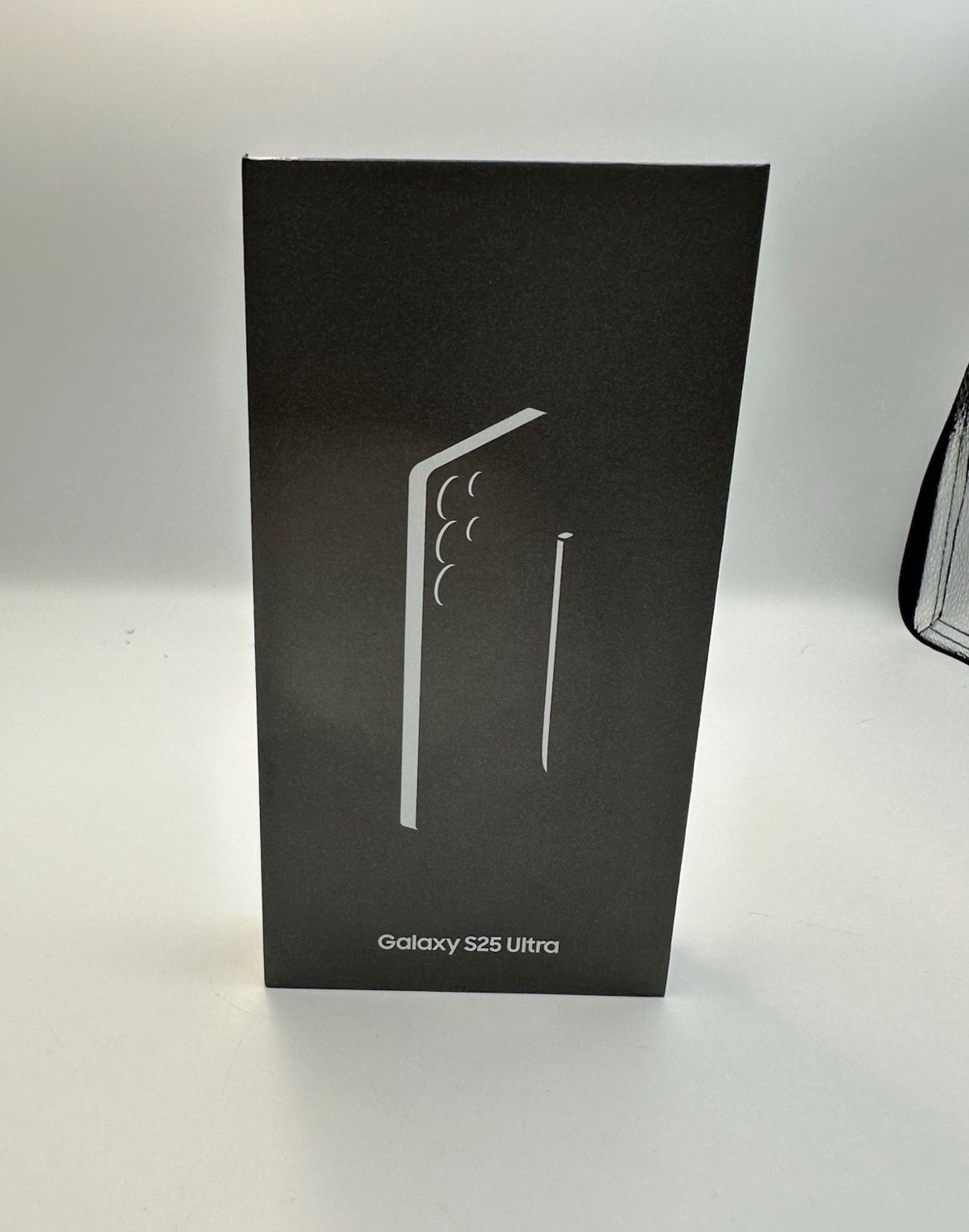 Samsung Galaxy S25 Ultra 256GB Titanium Black - AT&T - Open Box SM-S938U