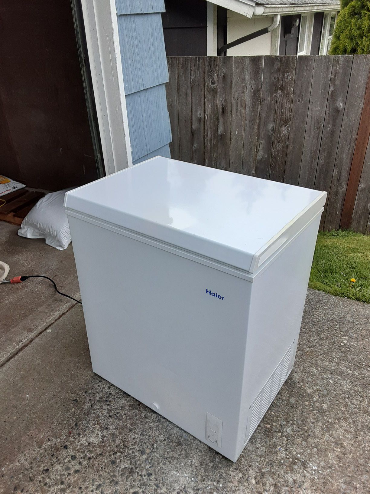 Chest Freezer 5 Cubic Feet Delivery Is Available~ Firm On My Price~ For Sale In Everett Wa