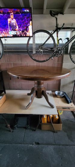 Wooden Circle Table