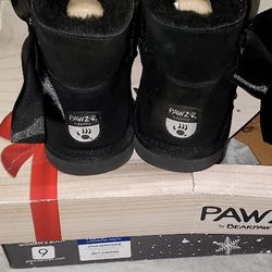 PAWS BY  BEARPAWS. PLEASE READ DESCRIPTION BOX