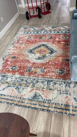 6.7 x 9 Distressed Tribal Outdoor Indoor Area Rug