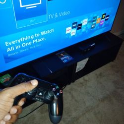 PS4 CONSOLE 