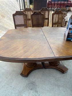 Dinning room table and chairs