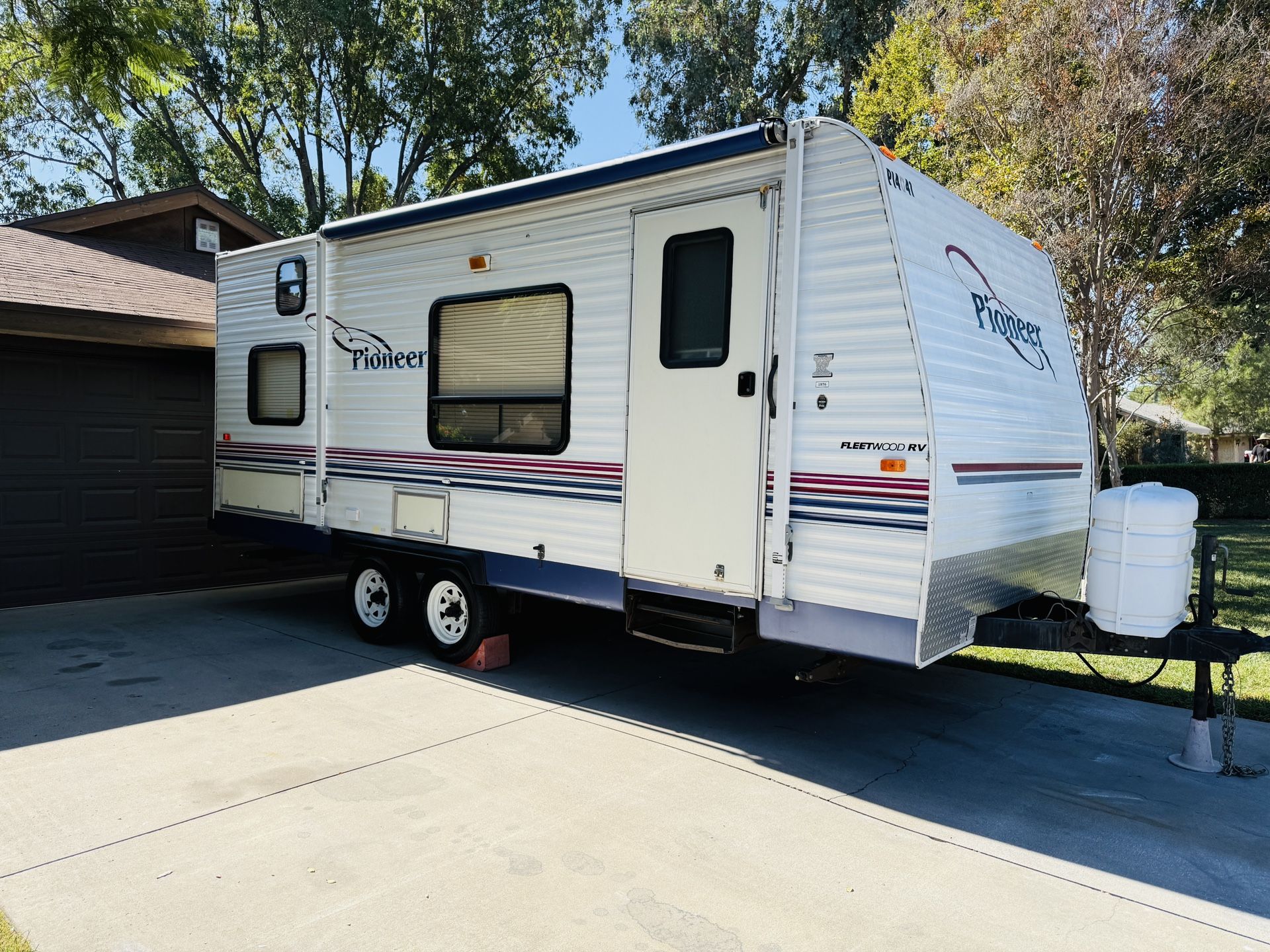 2004 Pioneer Fleetwood