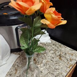 VASE WITH ARTIFICIAL FLOWERS LIKE NEW