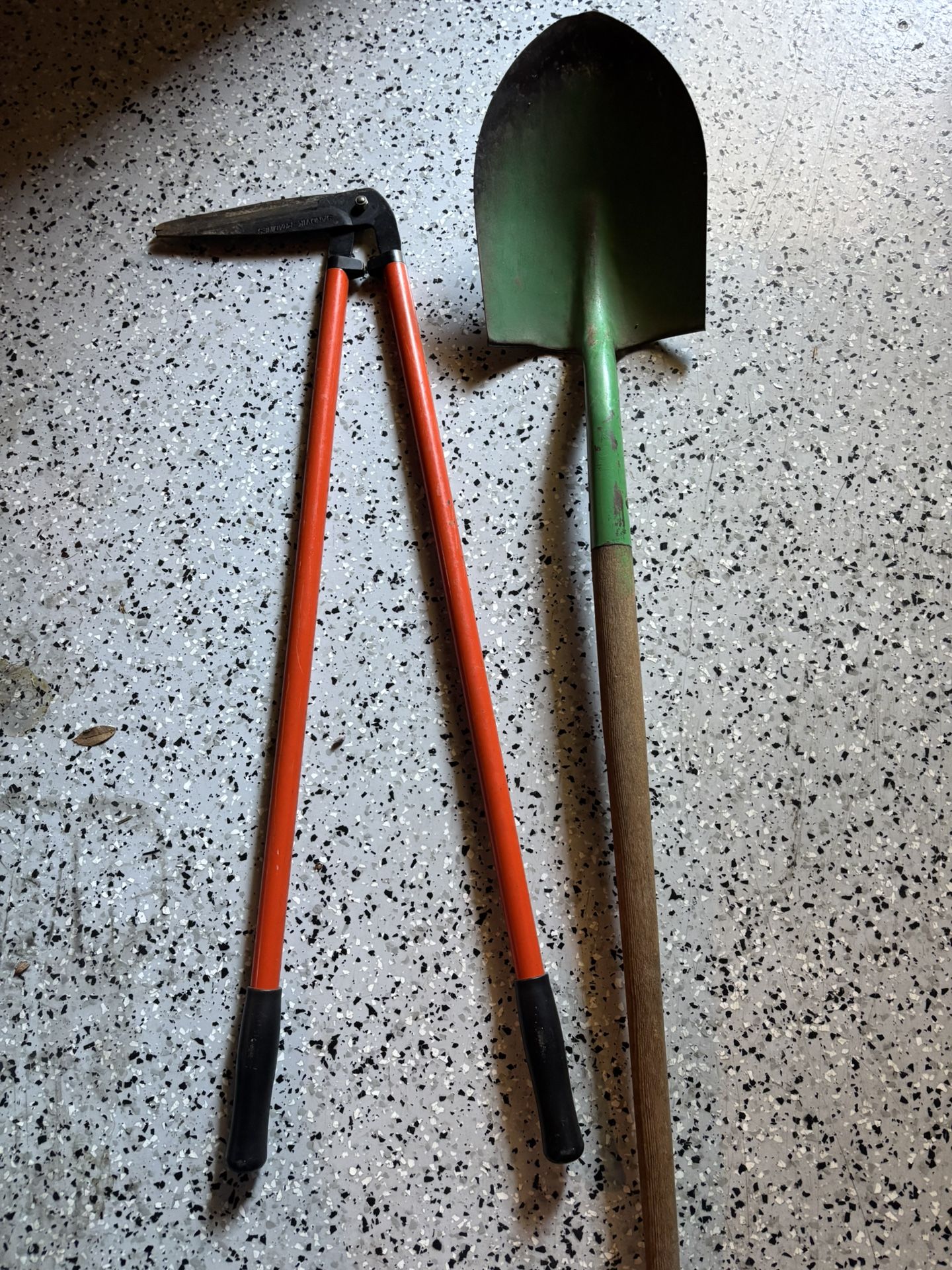 Lawn Edge,r (new Almost) And Spade