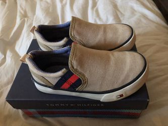 Tommy Hilfiger boys shoes size 8