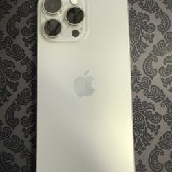 iPhone 15 Pro Max 256 GB ** Unlocked **