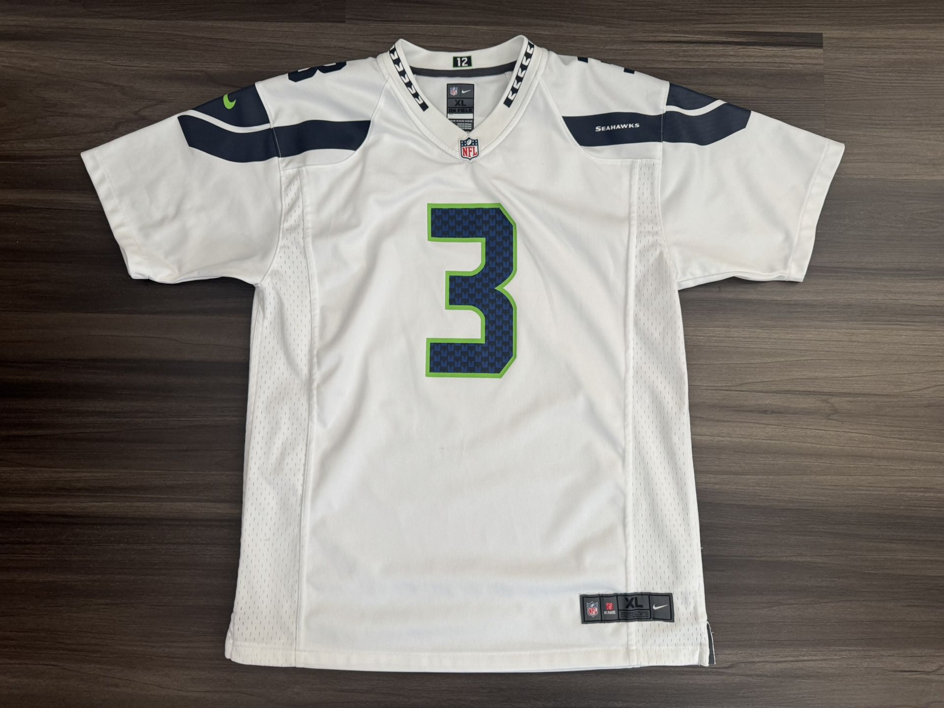 Nike Seattle Seahawks Russell Wilson #3 NFL Away Alternate Jersey Youth XL