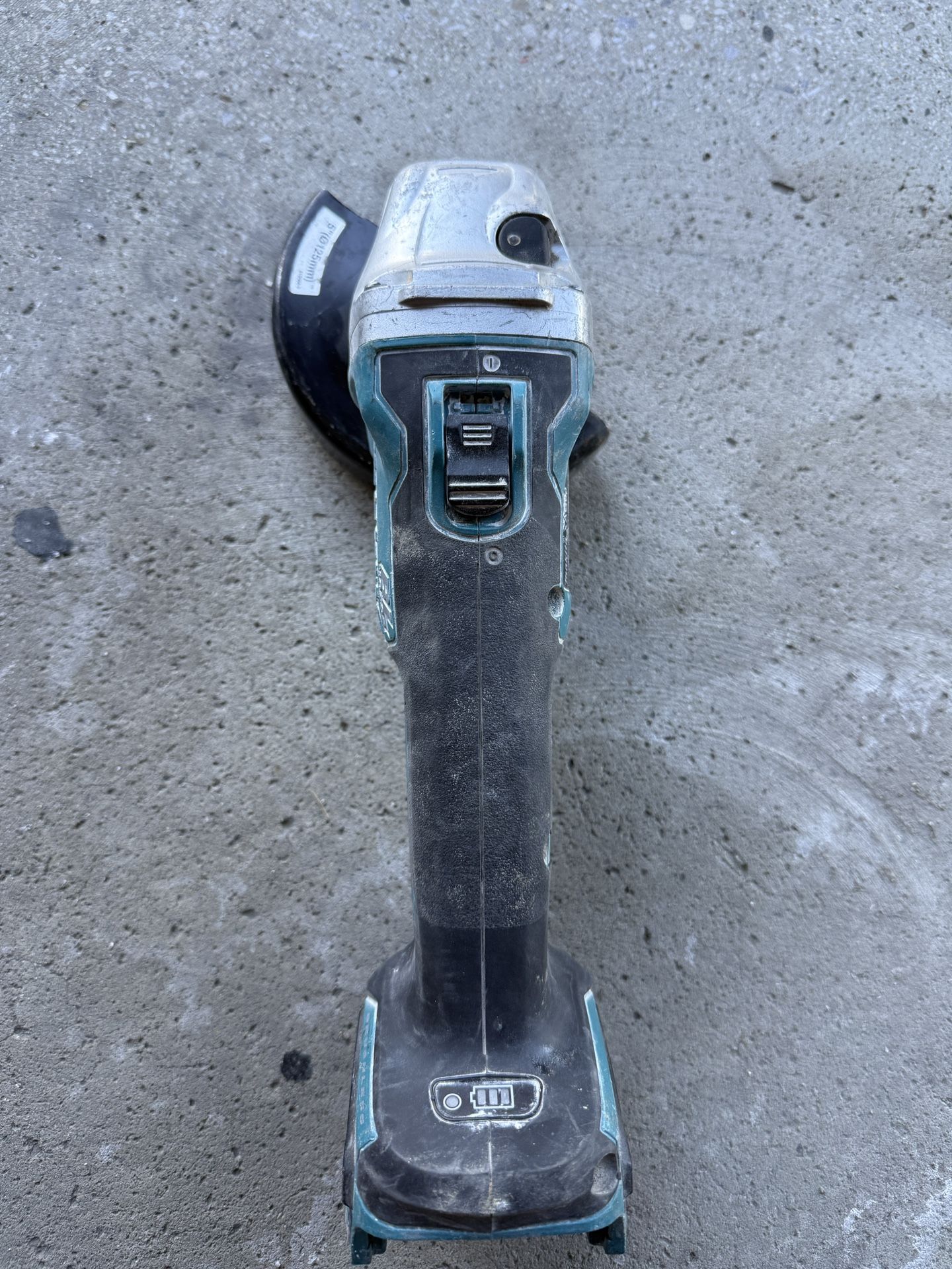 Makita Angle Grinder XAG04