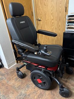 Pride Jazzy EVO 613 Power Wheelchair