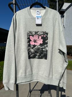 Bnwt Nike sb cherry blossom Crewneck sweatshirt size medium