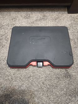 Milwaukee kneeling pad.