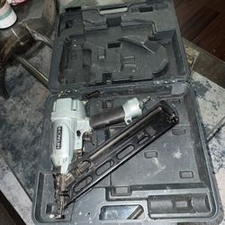 Hitachi 2-1/2 “ Pneumatic Finish Nailer