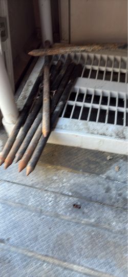 Steel Rebar Stakes Bundle