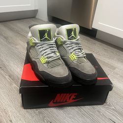 Jordan 4 Se neon Green