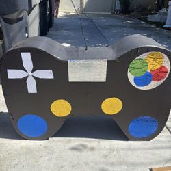 Gaming pinata