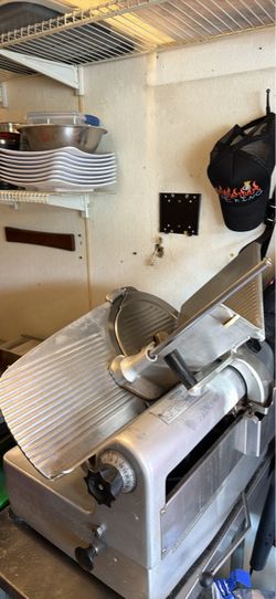 Deli slicer