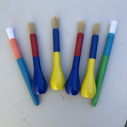 PAINT BRUSHES GOOD CONDITION $8