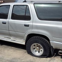 Toyota 4Runner SR5 4x4 Truck 