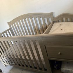 Baby Crib With Mattress 
