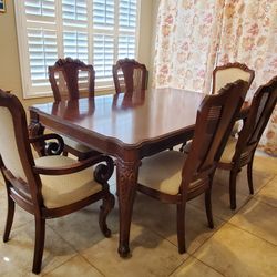 Thomasville Formal Dining Room Table and Chairs 