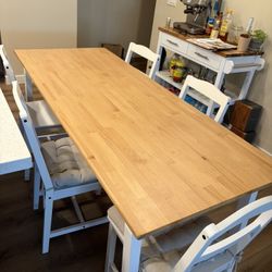 Like New Dining Table And Chairs 