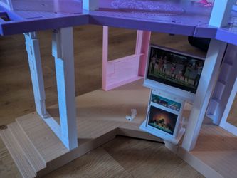 Barbie dream house with built in