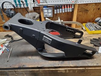 2014 yamaha R1 swingarm