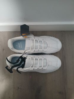 tennis Size 9