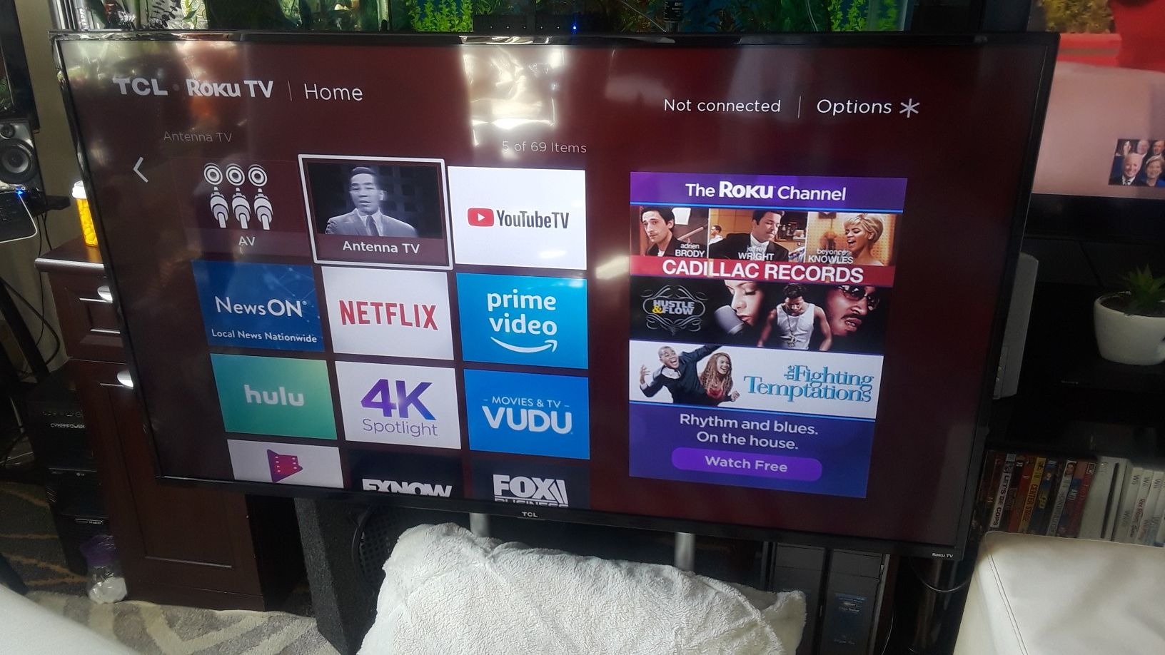 Brand New 55in Roku TCL Smart TV 4K Ultra UHD must pick up downtown Seattle less than a year old model 2018 Series S4 421