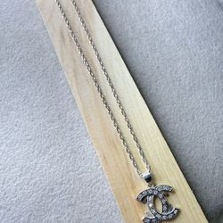 Sterling silver necklace  size 18” 5.6g 