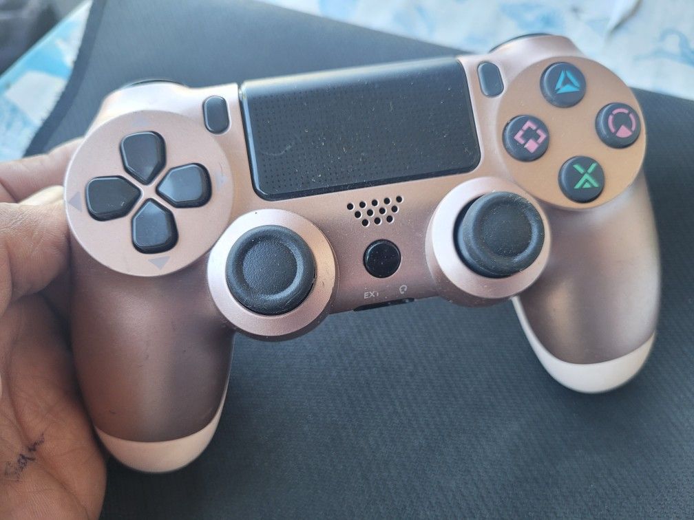 PLAYSTATION 4 WIRELESS REMOTE CONTROLLER NEW
