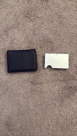 2 Wallets