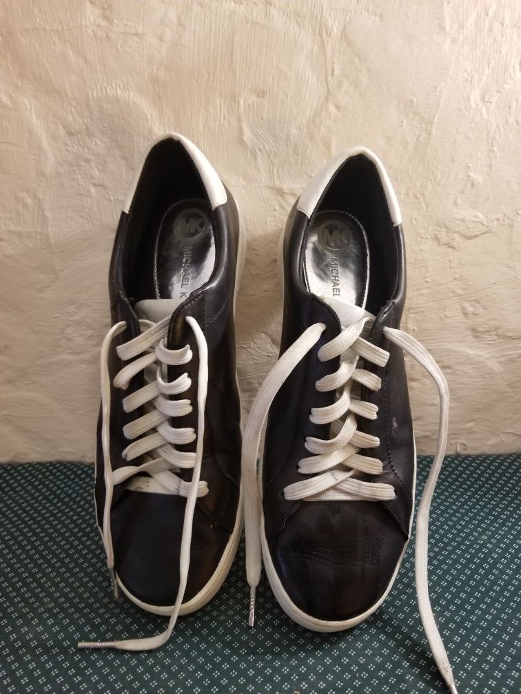 MICHAEL Michael Kors Black/White Sneaker Tennis Shoe SIZE 10M