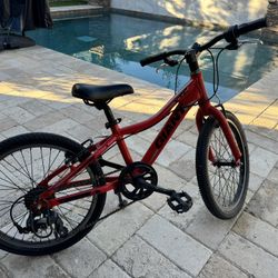 Giant Mountain bike - Kids 16” (7 Speed)