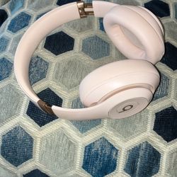 Beats Studio 4 X Kim Kardashian 