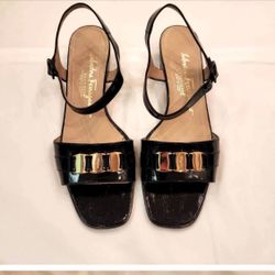 Blk 8.5 Ferragamo sandals  