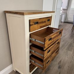 Dresser And Nightstands