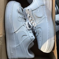 Nike Air Force New Men’s Size 6 & 8 
