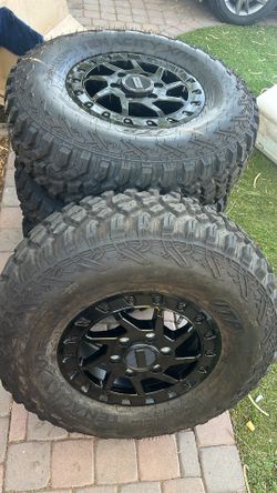 Can Am Maverick R wheels and tires