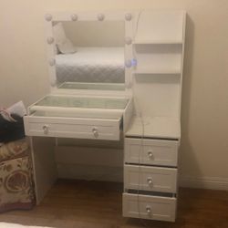 Tocador Nuevo Por Solo 200